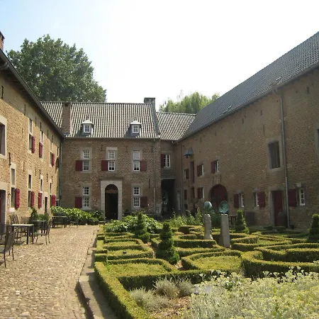 Apartment Welcoming Near Town Center In
