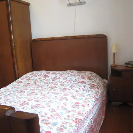 Welcoming Near Town Center In Apartment *