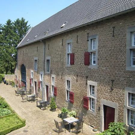 Welcoming Near Town Center In * Mesch